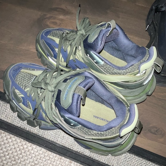 Track 2 balenciagas worn only twice comes with box - Picture 2 of 2